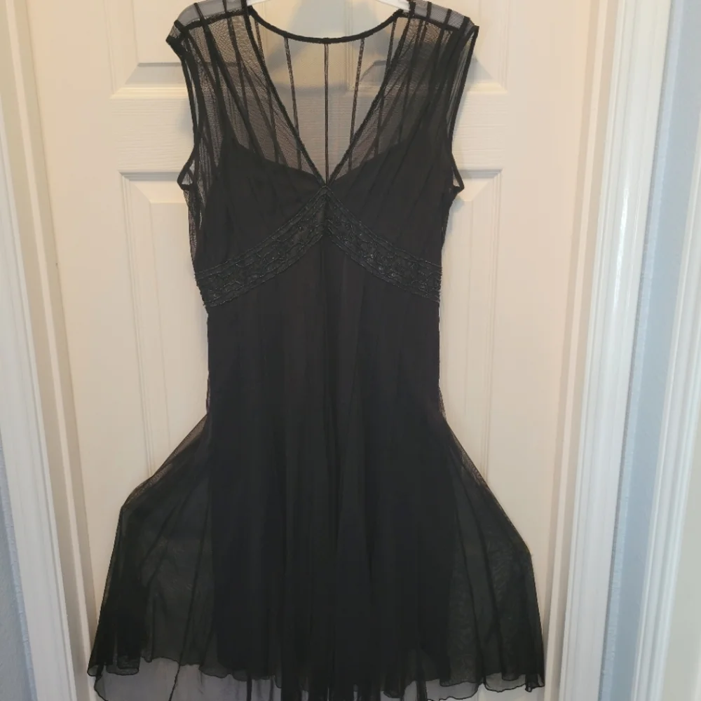 Elegant V-neck Black Cocktail Dress with sequins / embellishments, sheer Sz 6 - Picture 4 of 6